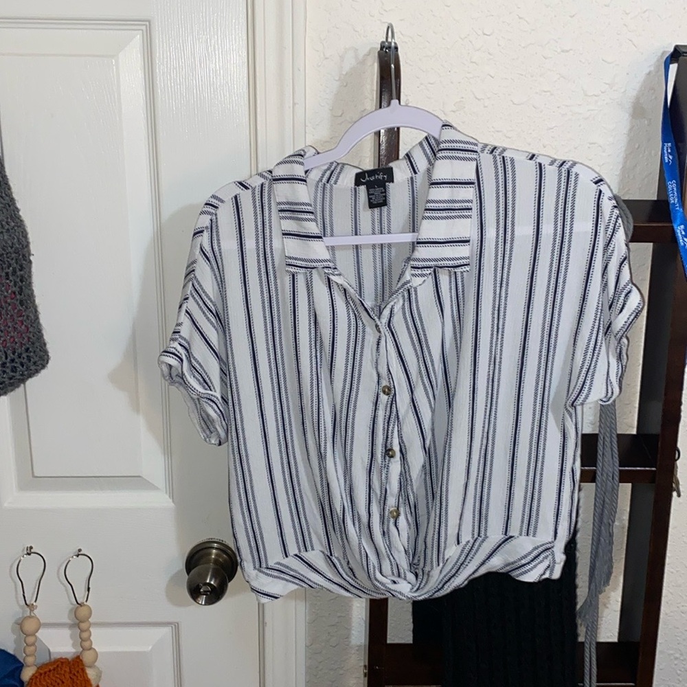 Justify, button up collar indie sleeze, custom stitching